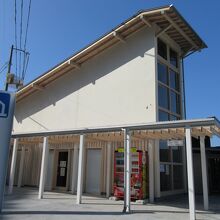 リニューアル工事中ですが、トイレは利用可能