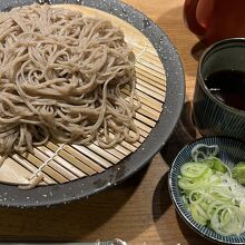 ざるそば。蕎麦湯もつきます。
