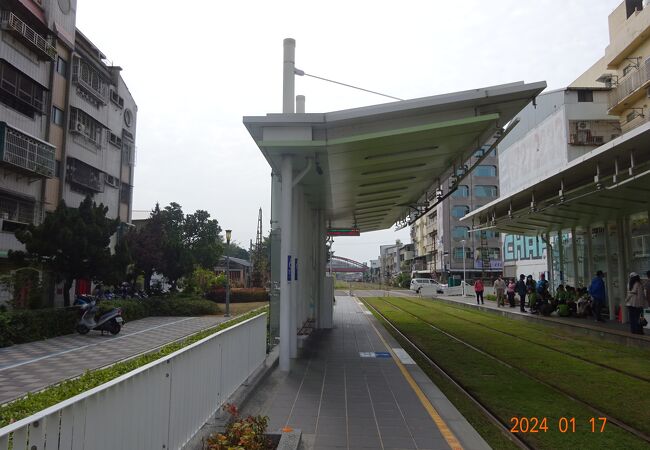 ライトレールの文武聖殿駅で降りる予定だったのですが、まちがえてこの駅で降りてしまいました。