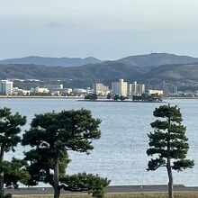 ホテルから見る宍道湖。嫁が島が見える