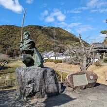 佐々木小次郎の銅像 