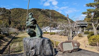 佐々木小次郎の銅像 
