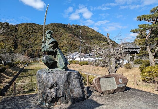佐々木小次郎の銅像 