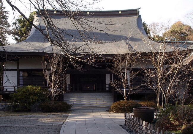 平将門の創建と伝わる寺院。