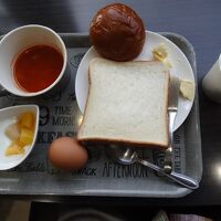 無料朝食。宿泊料勘案すれば許容範囲