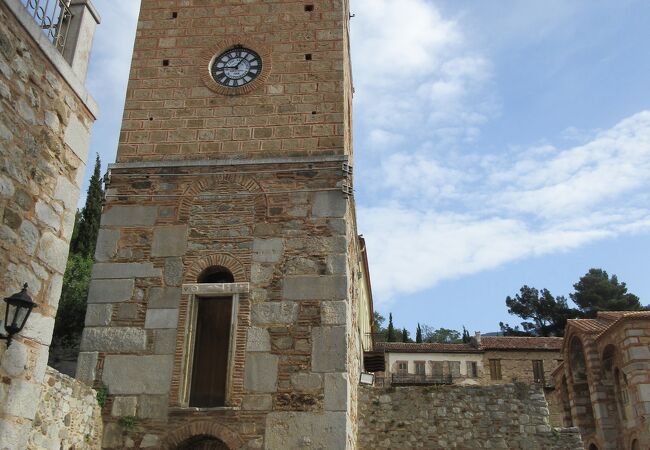 ダフニ修道院群、オシオス ルカス修道院群及びヒオス島のネア モニ