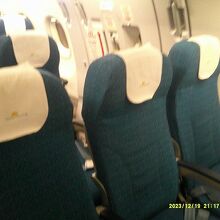 搭乗機（A321）エコノミー座席の様子（コンフィグは３－３）