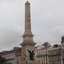 高さ約30mのオベリスク