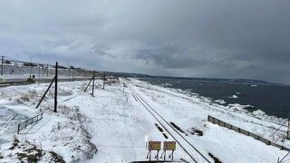 オホーツク海に面した無人駅