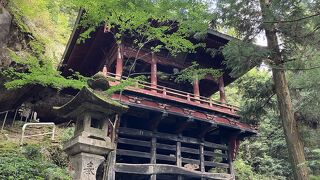 円融寺奥の院岩井堂