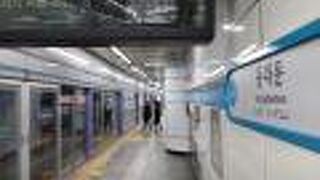 ドゥータモールに近い