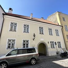 かつて町の死刑執行人が住んだ家（16番地）