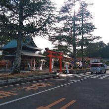 竹駒神社には小さな祠も多くあり、すべてを巡るのは大変かも