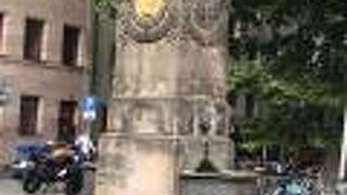 Dürer-Pirckheimer-Brunnen