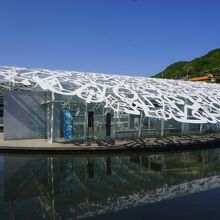 高松市男木交流館 (男木島の魂)