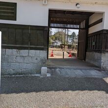 旧吉川邸厩門