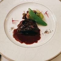 和牛、ご飯は筍の炊き込みご飯とお吸い物