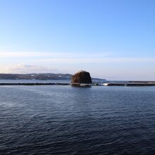 おーろら号船上から観える帽子岩 