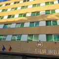 ツアーで利用　隣に小さな食料品店あり　Helnan Chellah Hotel