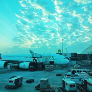 着陸時のドバイの夜景　忘れられないほど美しい　ドバイ空港