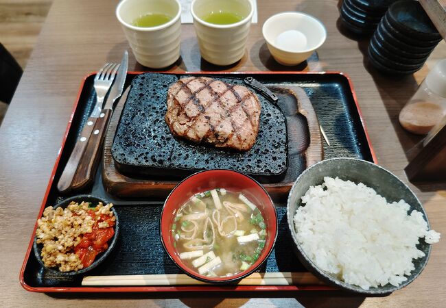 感動の肉と米 金山店