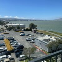 空港管制塔がみえる