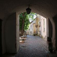 Vene通り側の入口