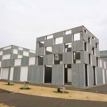 モダンできれいな建物です