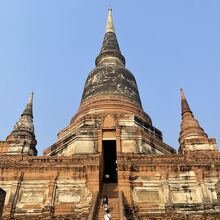 ワット ヤイ チャイ モンコン (チャオプラヤー タイ寺院)