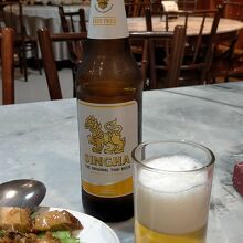 タイのビールと言えばやっぱりシンハでしょう。
