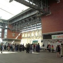 ランドマーク広場は六角堂広場