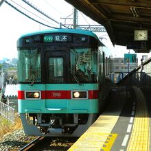 宮の陣駅甘木線の７５００形電車