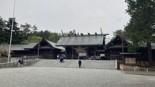 円山公園内にある神社です