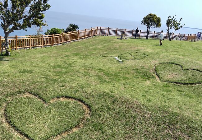 快晴で久高島が眺められる