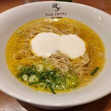 黄金の塩らぁ麺 ドゥエイタリアン 市ヶ谷本店