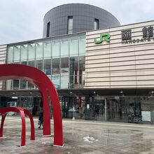 タクシーで函館駅へ。