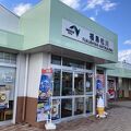 小さな売店と食堂