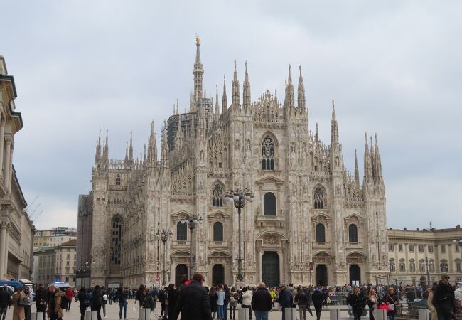 イタリア　ドゥオーモ ドゥオーモ - Wikipedia