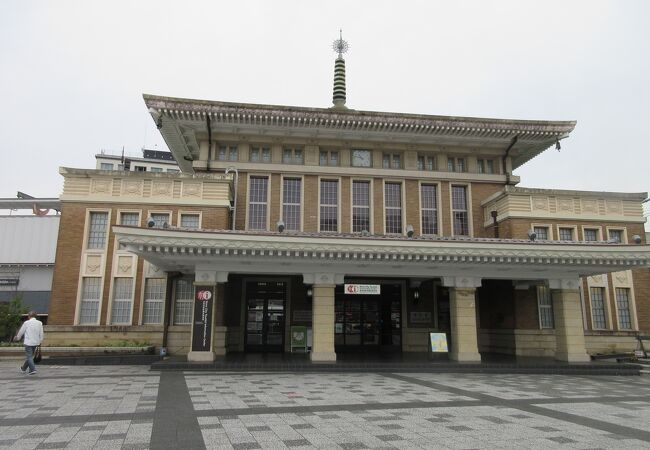 奈良市総合観光案内所 (JR奈良駅旧駅舎)