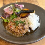 浦和のおしゃれカフェでランチ。人気で混んでいます。