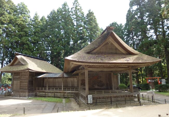 白山神社神楽殿