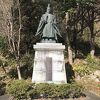 八幡公園（滋賀県近江八幡）：八幡山城跡の麓にあり、城跡遺構が残る