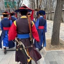 門に向かう最初から後ろをついていきました