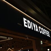 EDIYA　COFFEEがあります