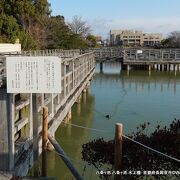 八条ヶ池、水上橋、中堤などから構成される大きな公園の様な場所でした