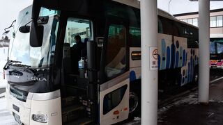 秋田空港行きリムジンバスの乗り場もあります