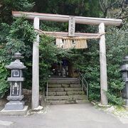 小さくて落ち着く神社