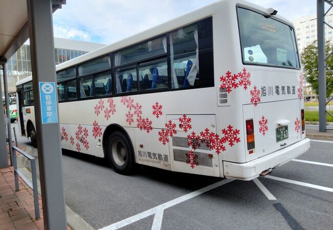 夕方の便は旭川空港からの乗客で混雑