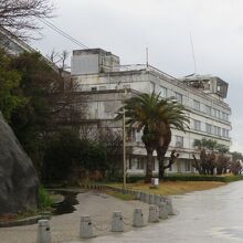 遊歩道から見る松風園