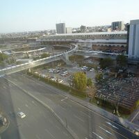 部屋からは、JR岐阜駅が見えます